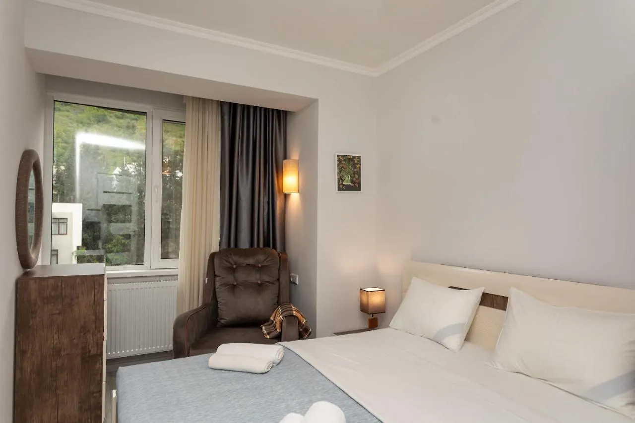 Charming 3Br Apartment In Central Tbilisi